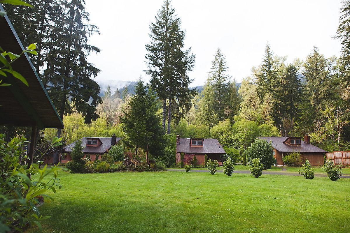 Loloma Lodge And Cabins McKenzie Bridge Bagian luar foto